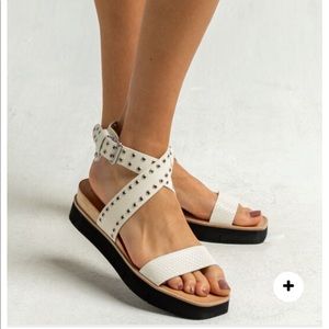 LAST CHANCE🚨 DOLCE VITA Panko Stud Womens Platform Sandals White NWOB US 9